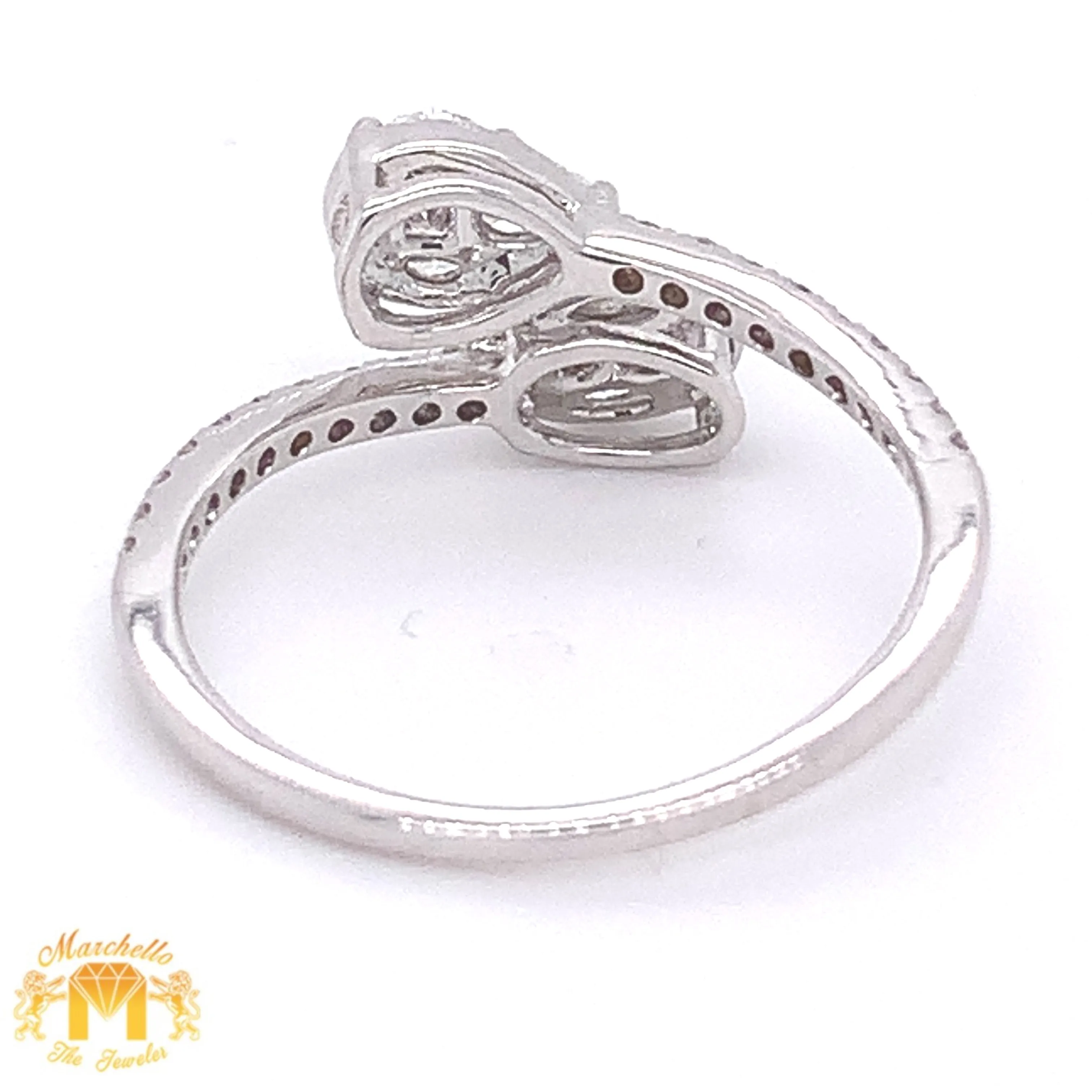 18k White Gold and Diamond Pear-shape and Oval Ladies' Ring (VS diamonds)
