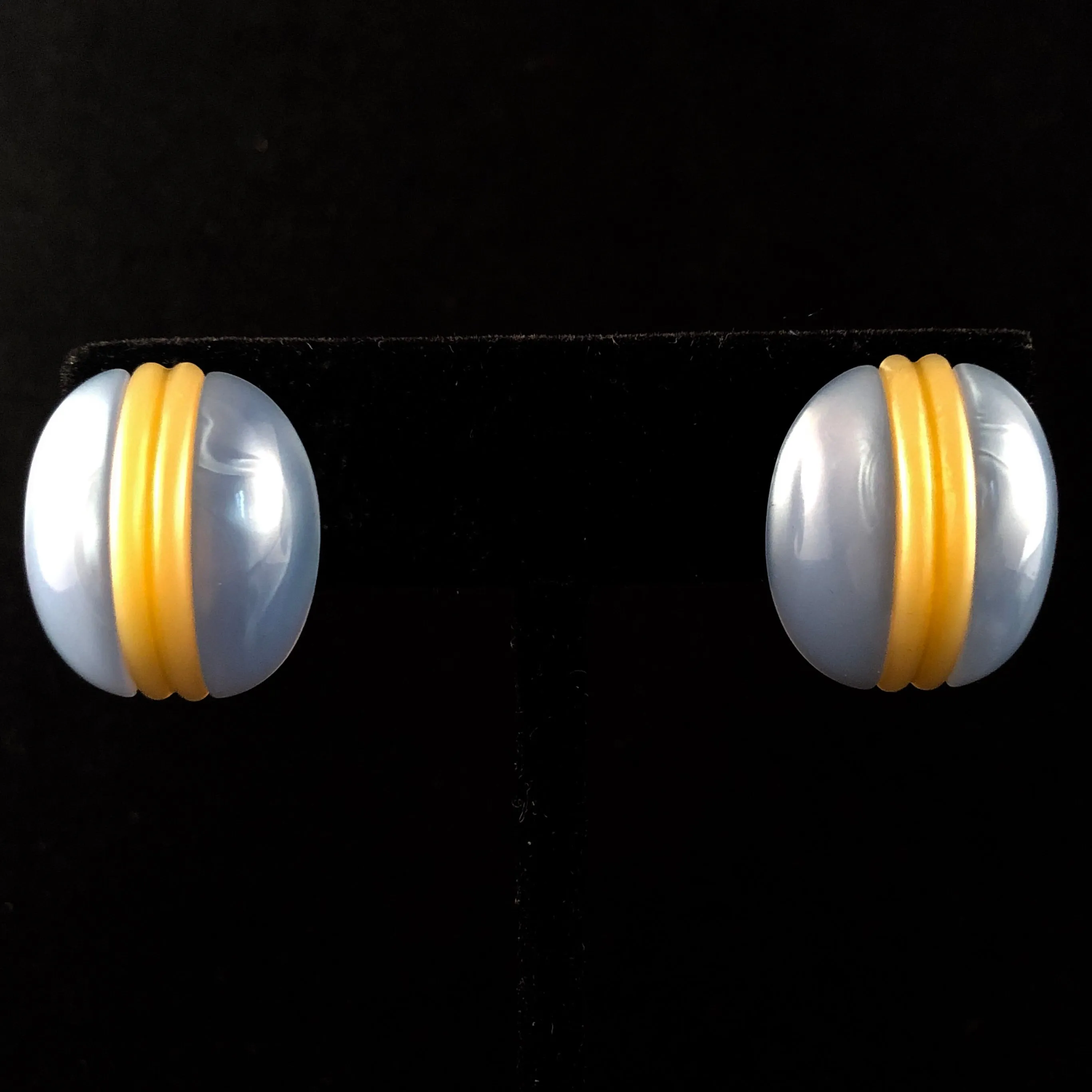 1989 Avon French Countryside Earrings