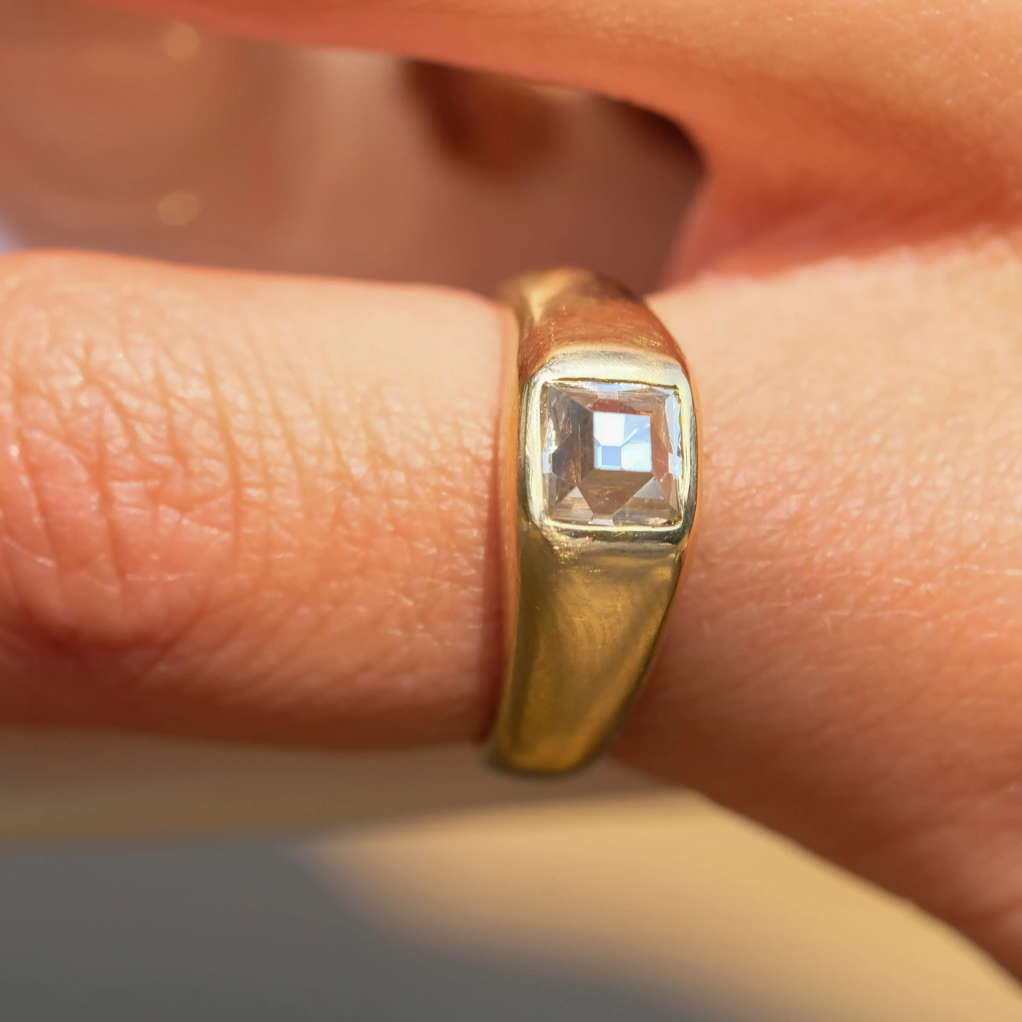 Ann table cut solitaire