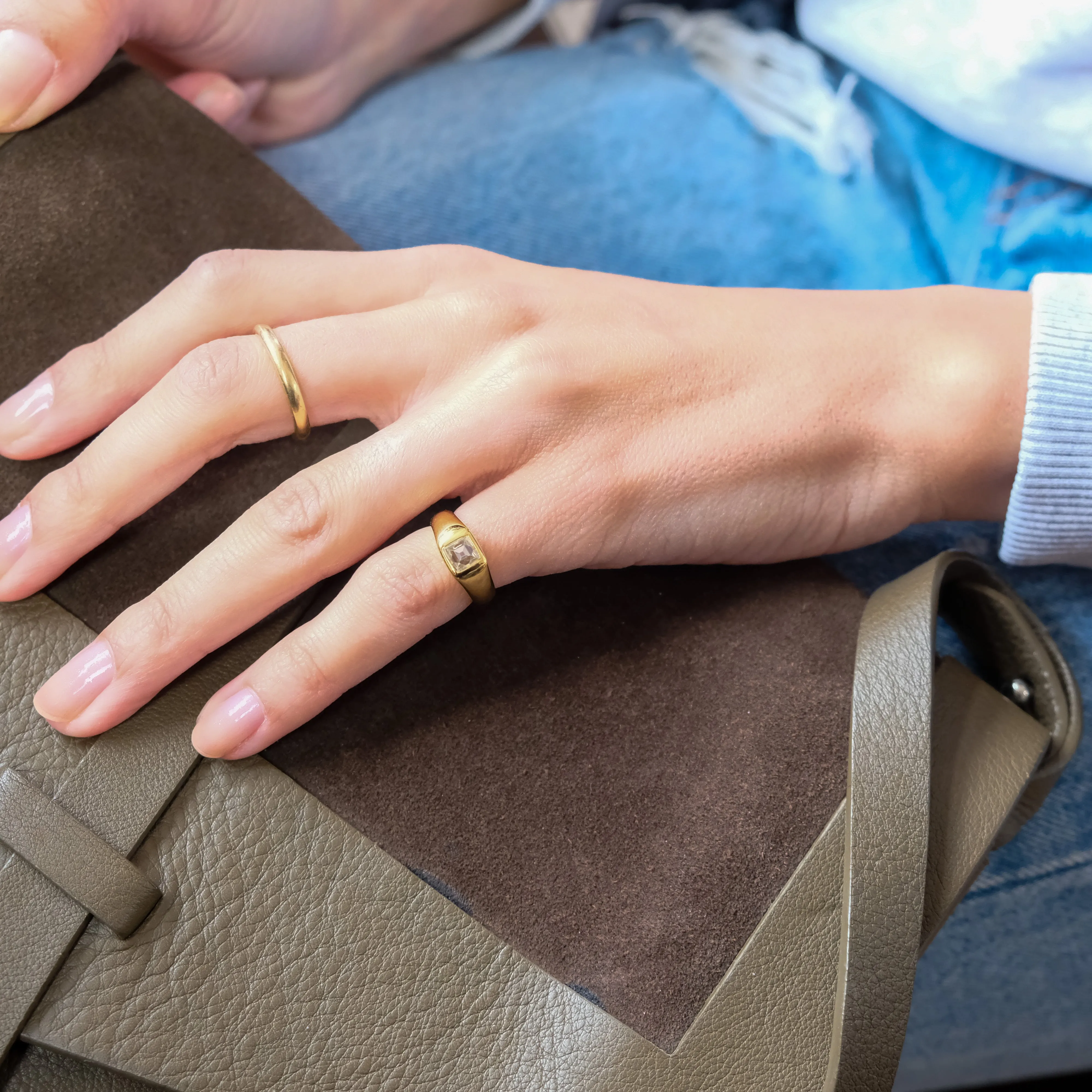 Ann table cut solitaire