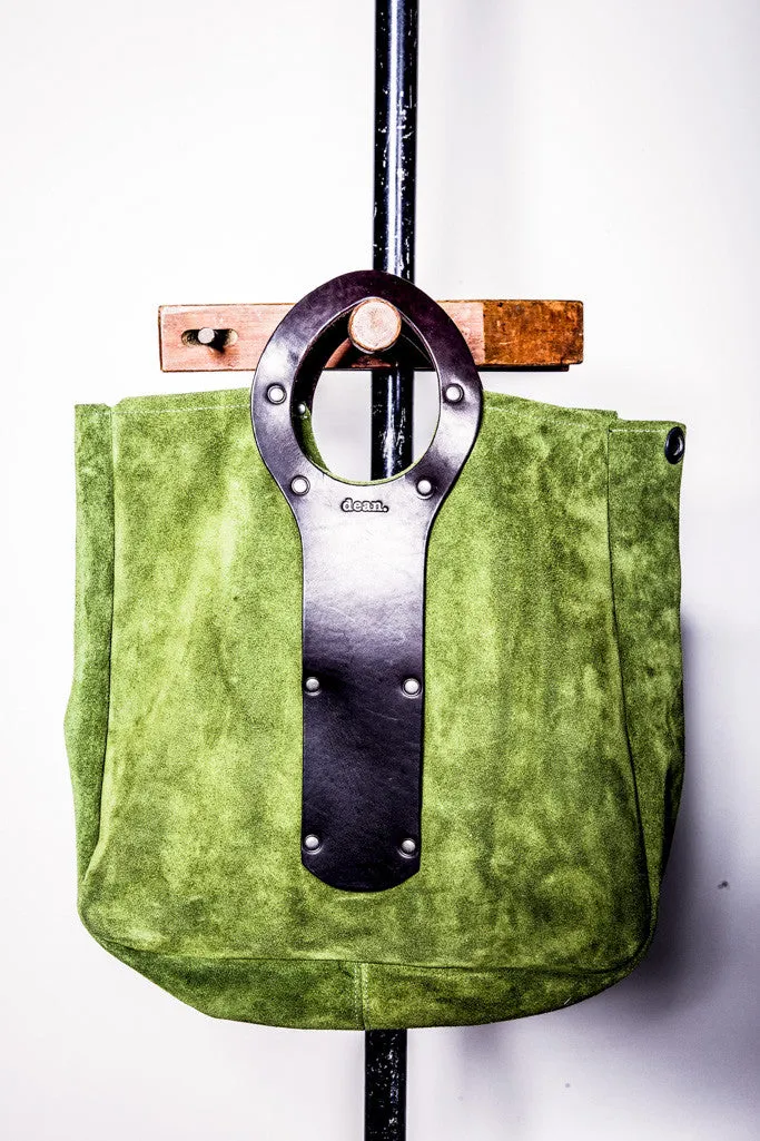 B22 CIRCLE HANDLE TOTE