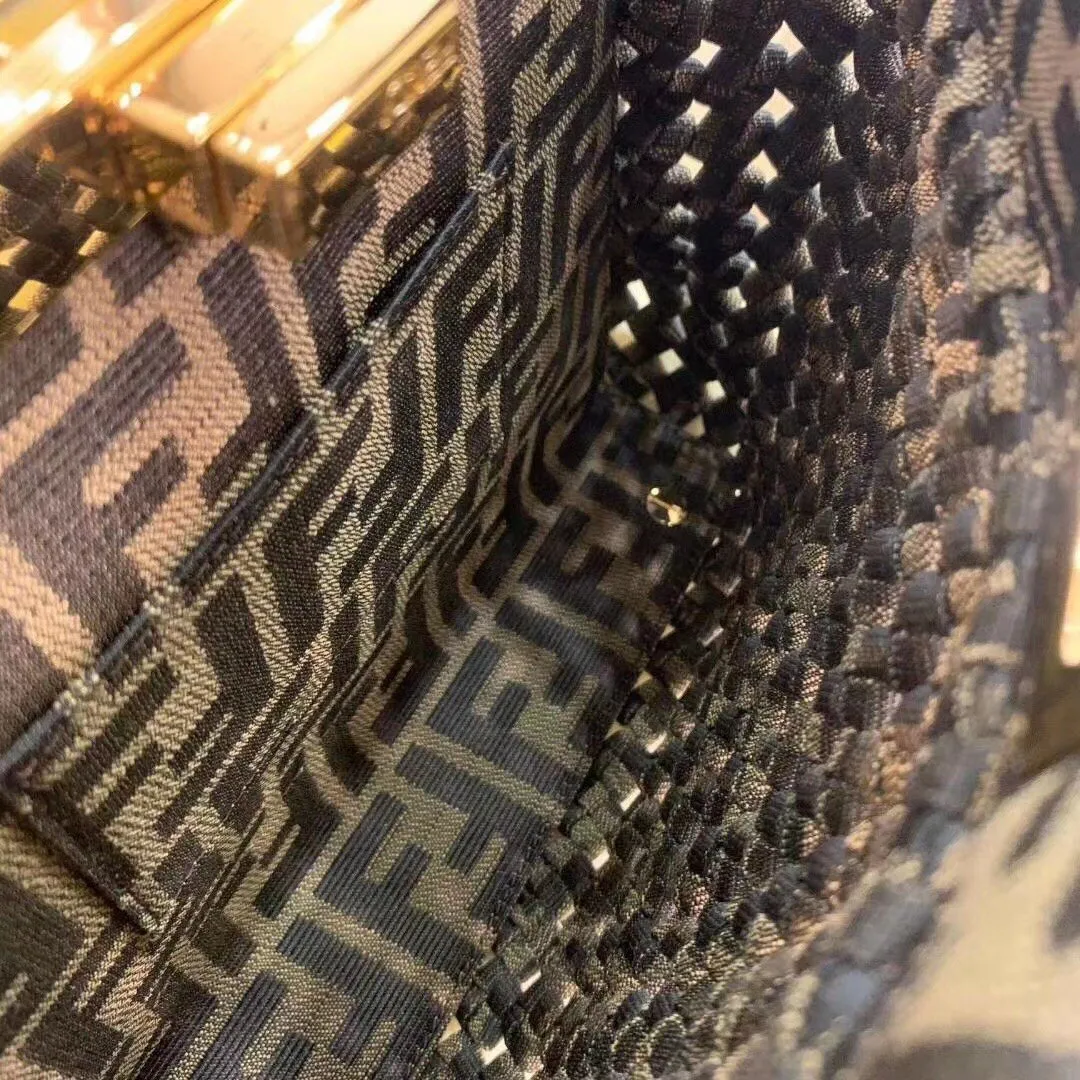 EN   Designer bags by Fendi 181