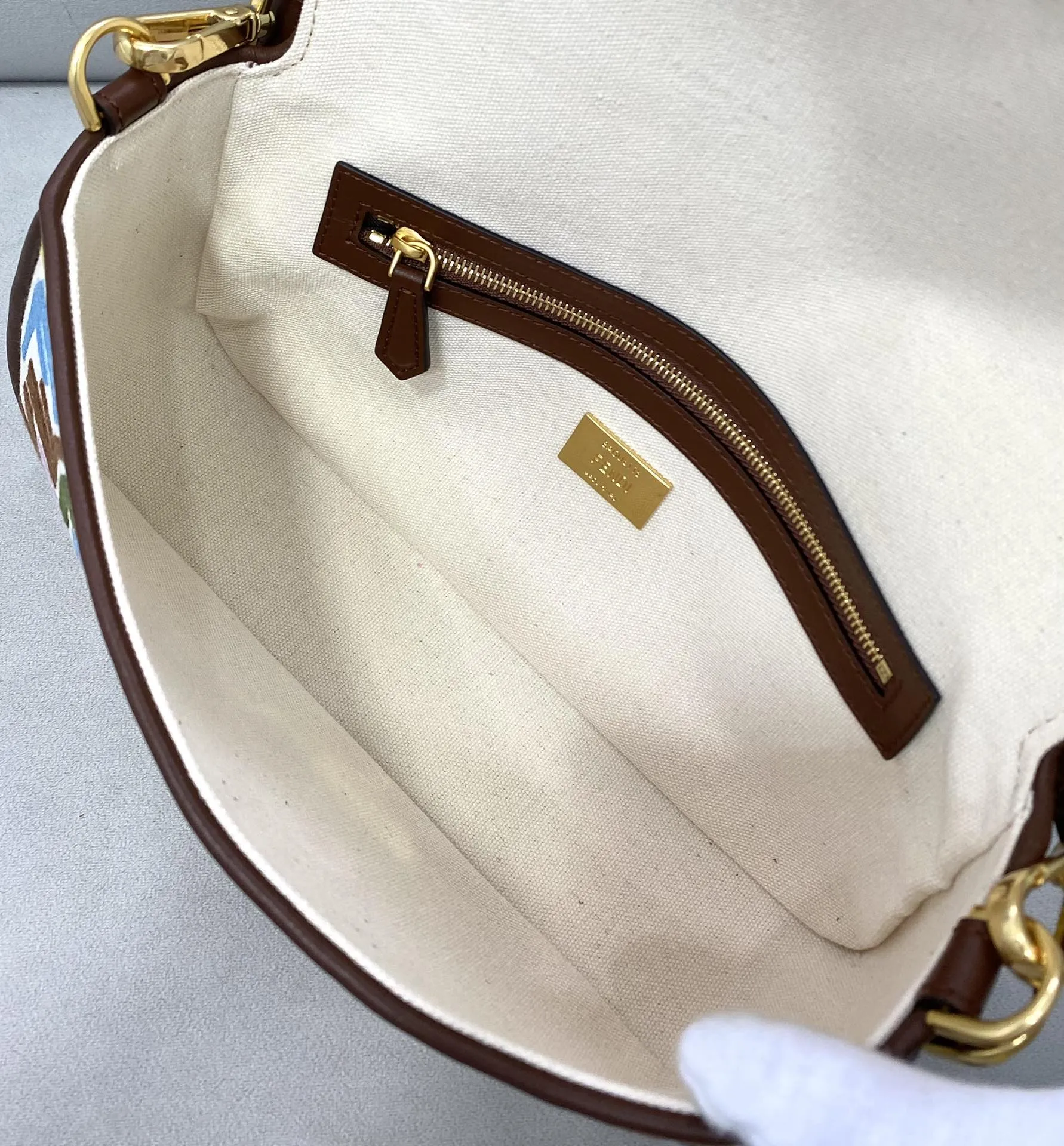 EN   Designer bags by Fendi 189