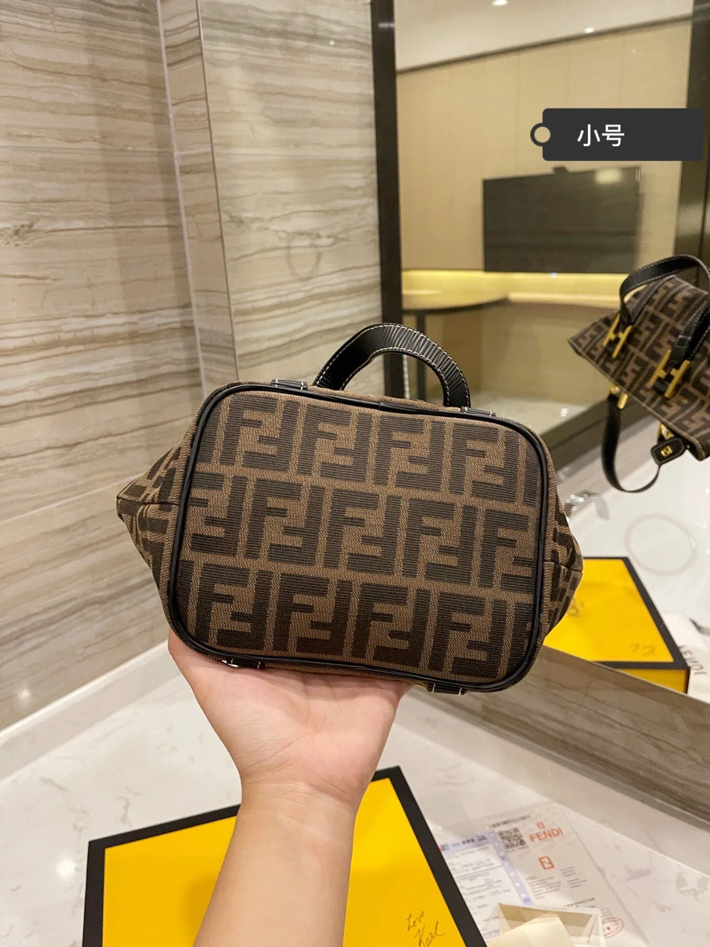 EN   Designer bags by Fendi 220