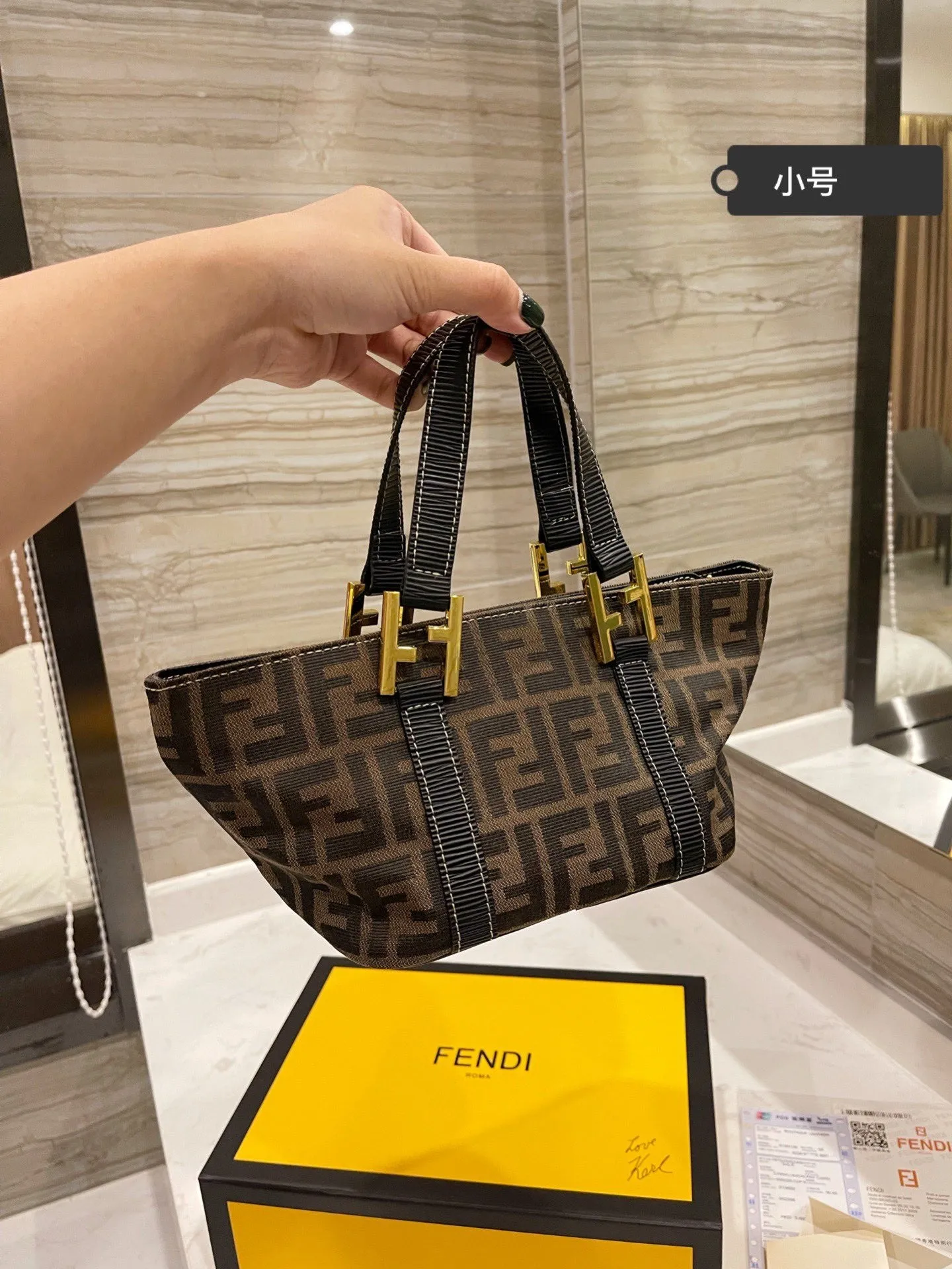EN   Designer bags by Fendi 220
