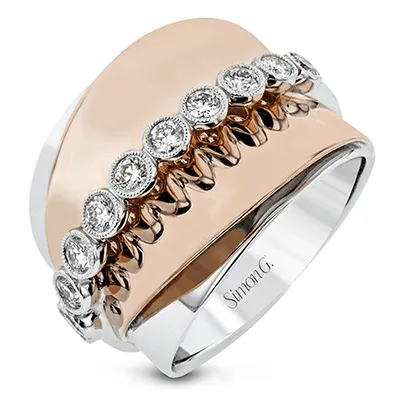 Fashion Ring In 18k Gold With Diamonds