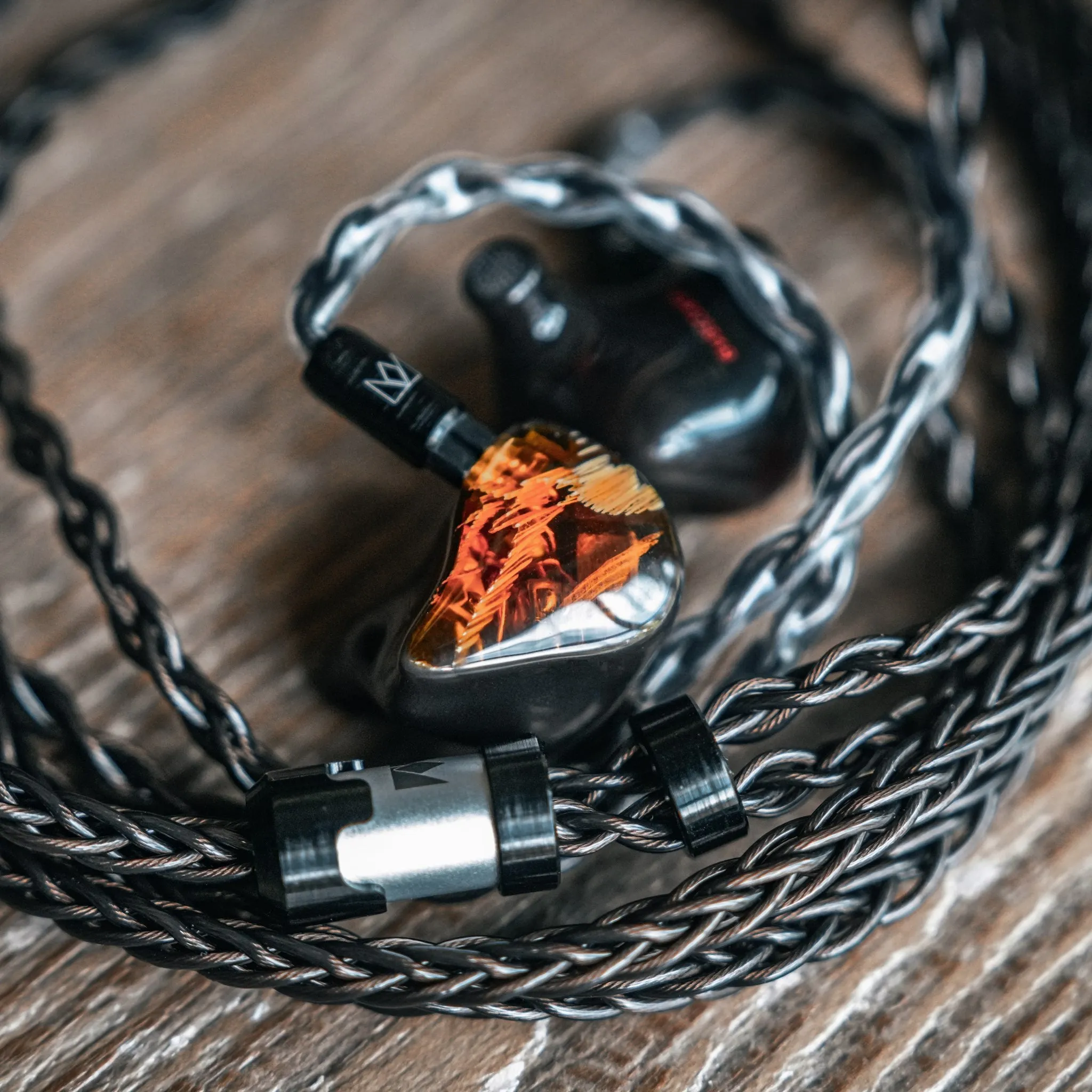 Noble Audio Spartacus | 6-Driver Hybrid Universal IEMs