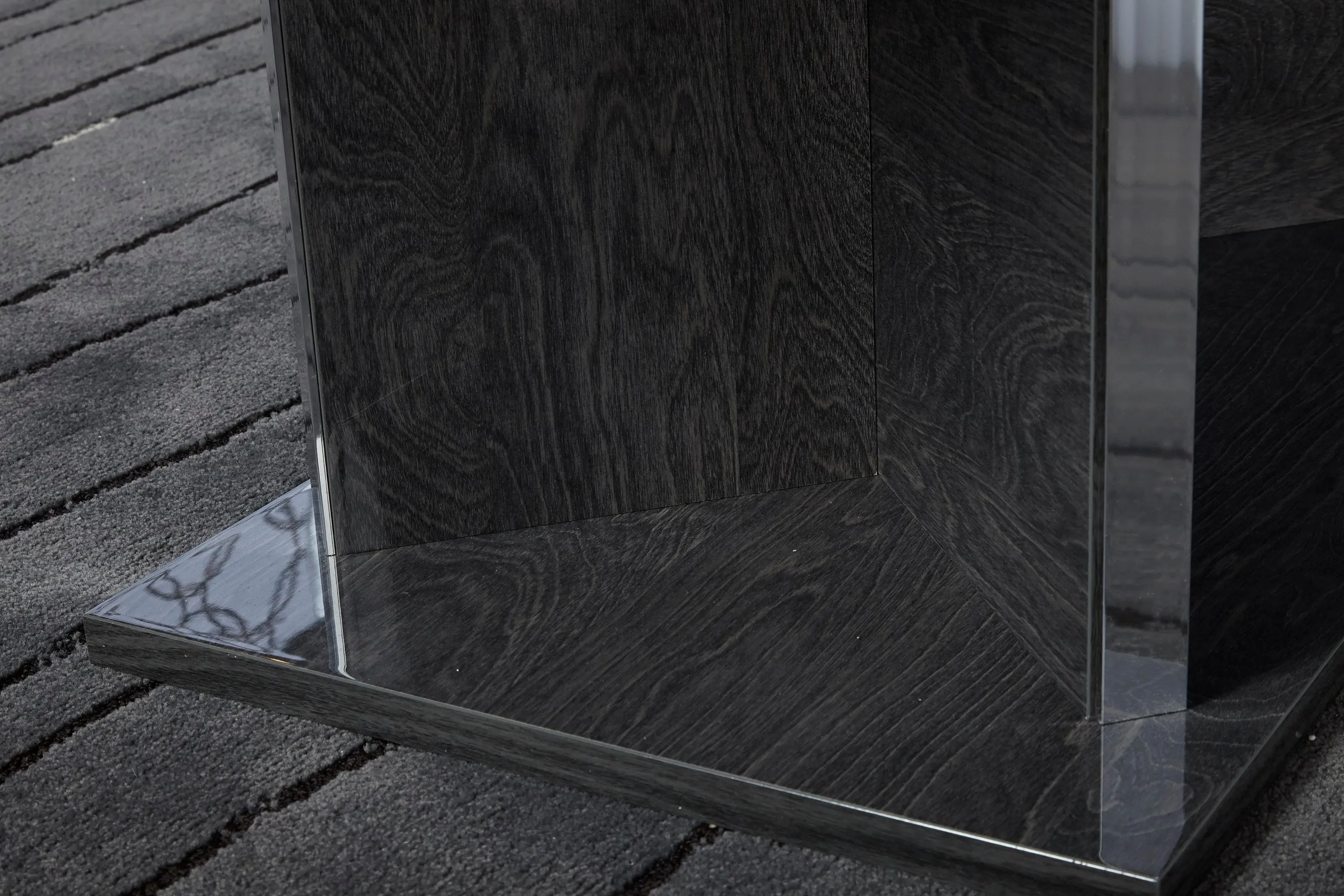 Noble Extension Dining Table
