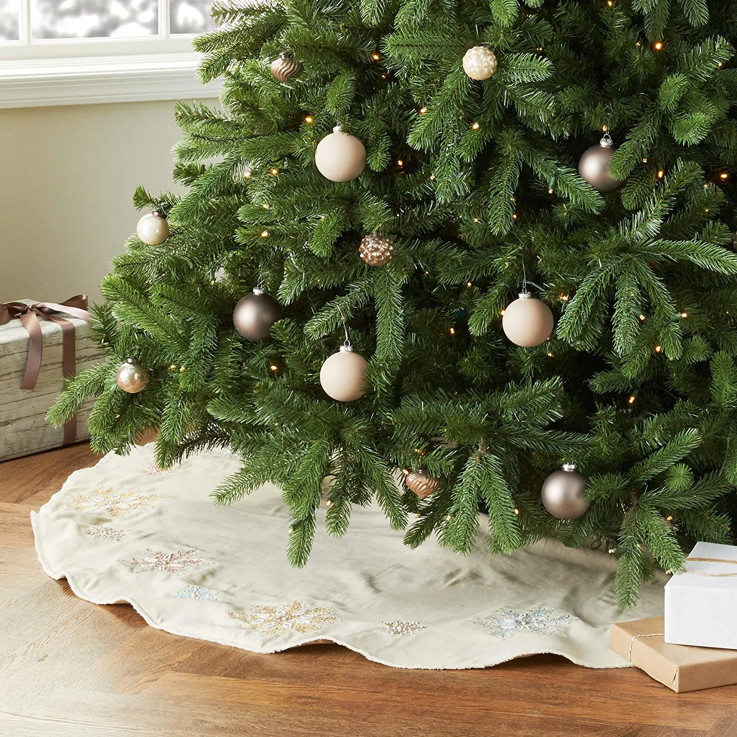 Pastel Snowflakes Christmas Tree Skirt in Natural Linen - 60"