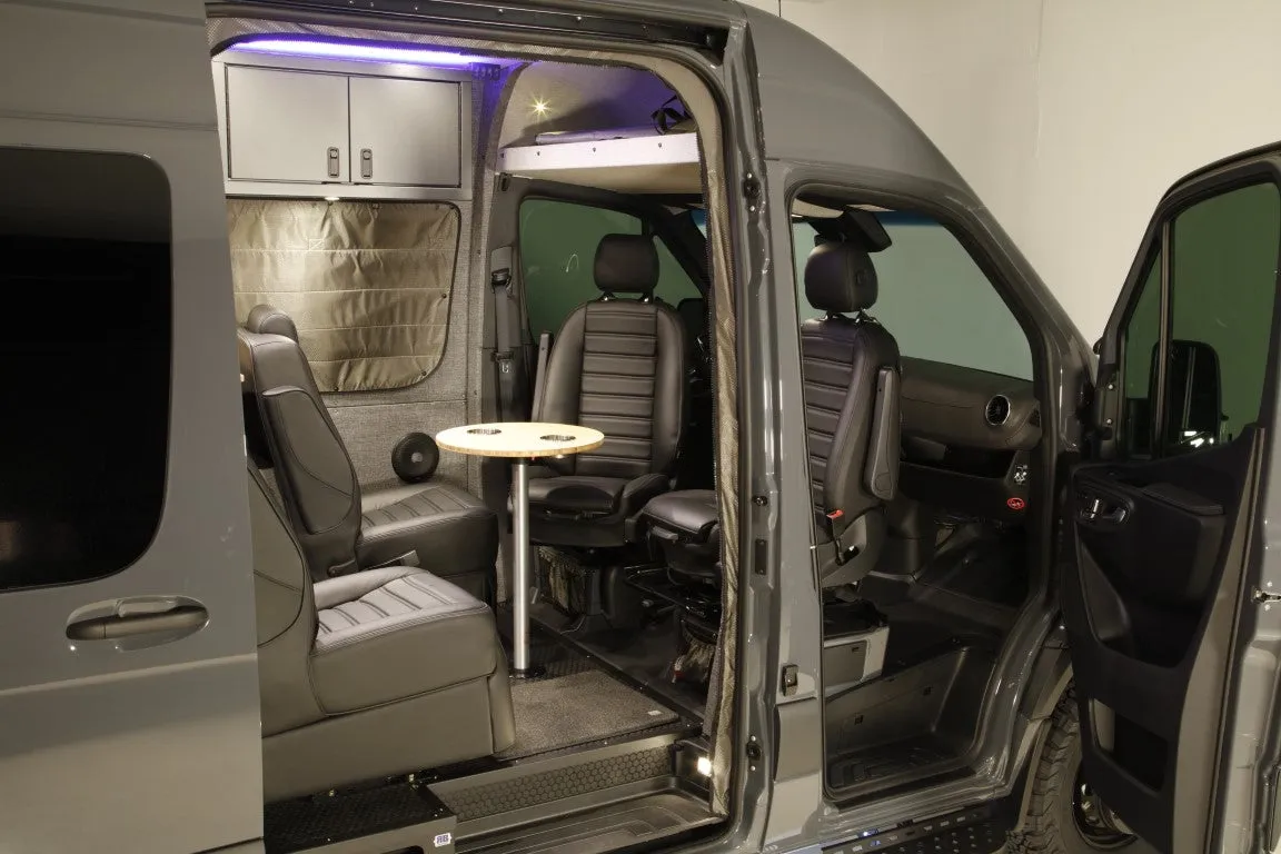 RB Touring Van CDM - 170 EXT 3500 4X4