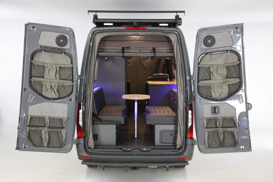 RB Touring Van CDM - 170 EXT 3500 4X4