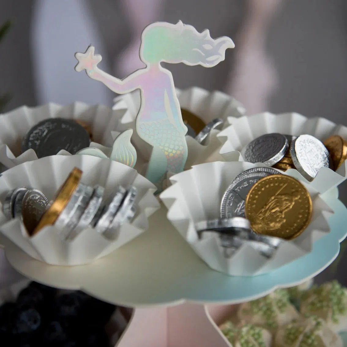 We Heart Pastels Reversible Cupcake Stand - Includes 4 Toppers